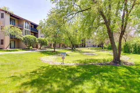 Tiny photo for 21W581 NORTH Avenue #5, Lombard, IL 60148 (MLS # 12693811)