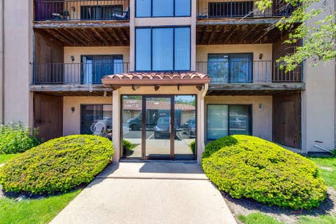 Photo of 21W581 NORTH Avenue #5, Lombard, IL 60148 (MLS # 12693811)
