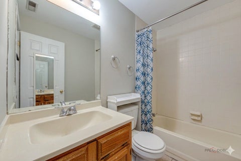 Tiny photo for 21W581 NORTH Avenue #5, Lombard, IL 60148 (MLS # 12693811)