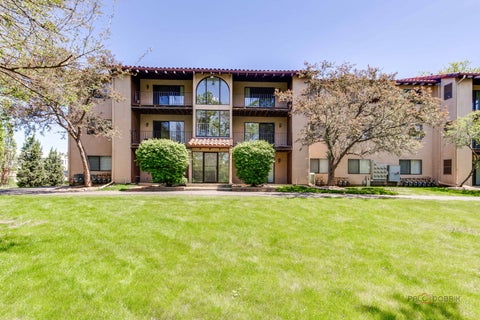 Tiny photo for 21W581 NORTH Avenue #5, Lombard, IL 60148 (MLS # 12693811)
