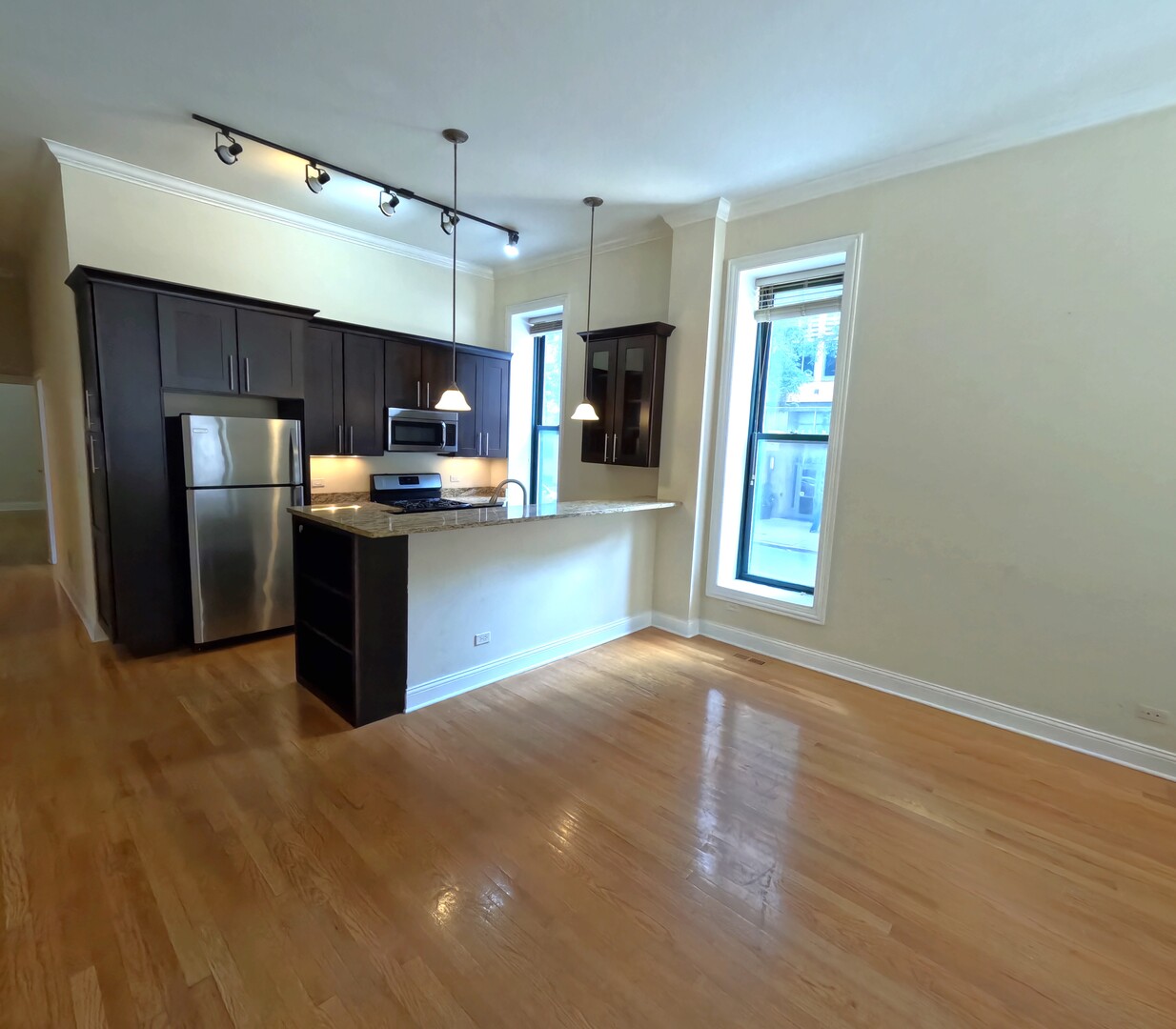 851 N LaSalle Boulevard 1S