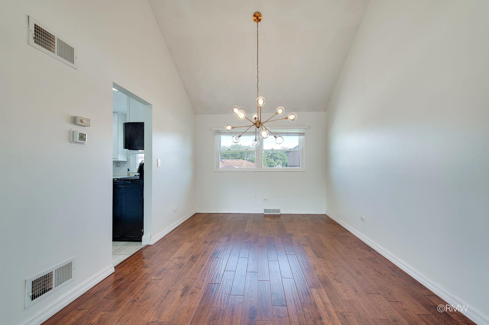 1233 N Hickory Trail