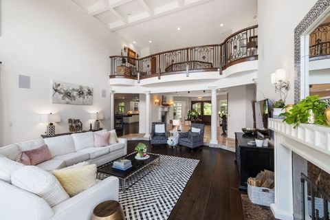 Tiny photo for 17 Ambriance Drive, Burr Ridge, IL 60527 (MLS # 12483298)