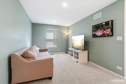 Tiny photo for 436 W Amberside Drive, Elgin, IL 60124 (MLS # 12584593)