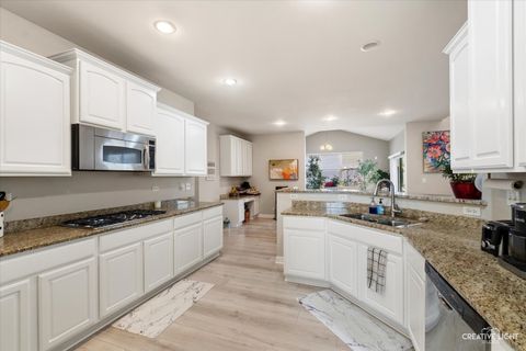 Tiny photo for 436 W Amberside Drive, Elgin, IL 60124 (MLS # 12584593)