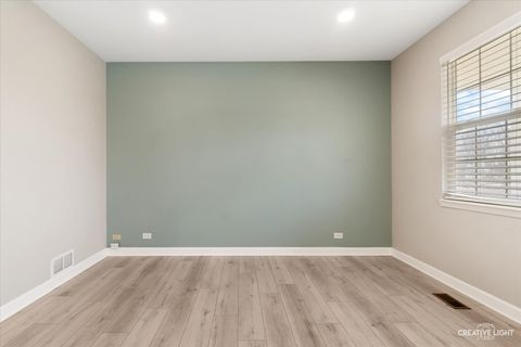 Tiny photo for 436 W Amberside Drive, Elgin, IL 60124 (MLS # 12584593)