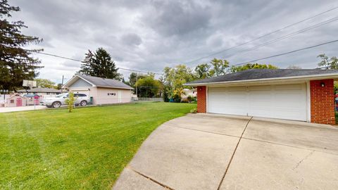 Tiny photo for 709 S Dennis Road, Wheeling, IL 60090 (MLS # 12502161)