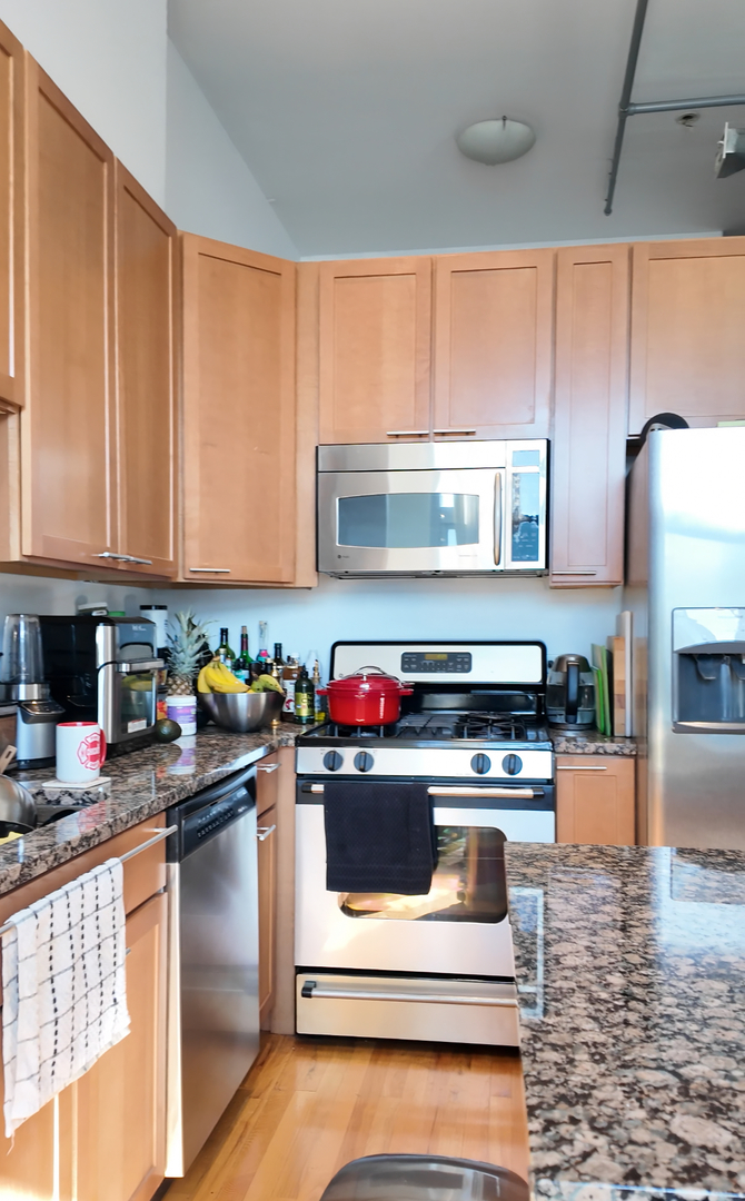 824 W Superior Street 601