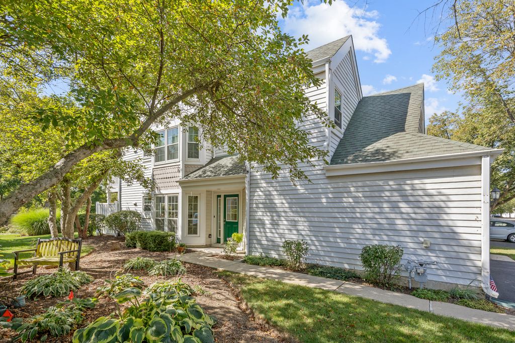 Photo for 309 Stillwater Court, Wauconda, IL 60084 (MLS # 12497599)