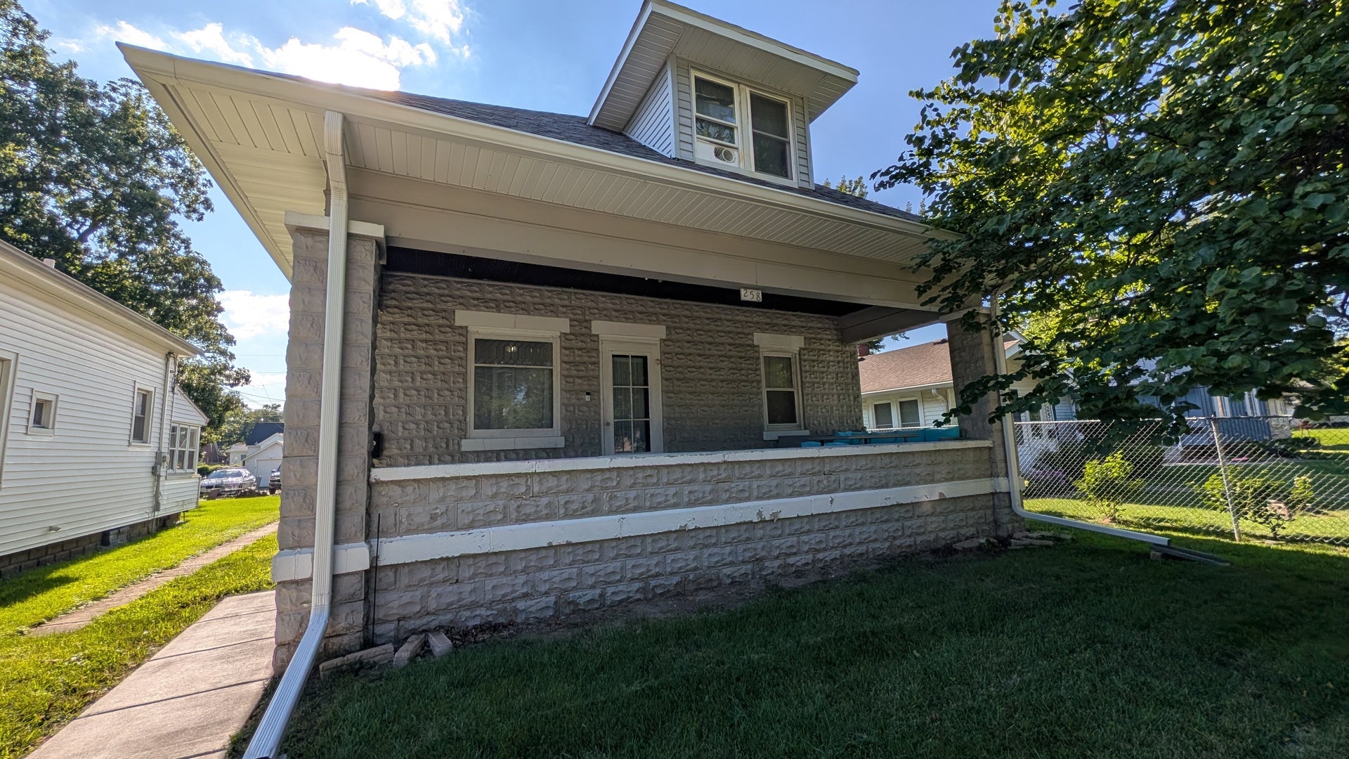 258 7th Street - Photo 2