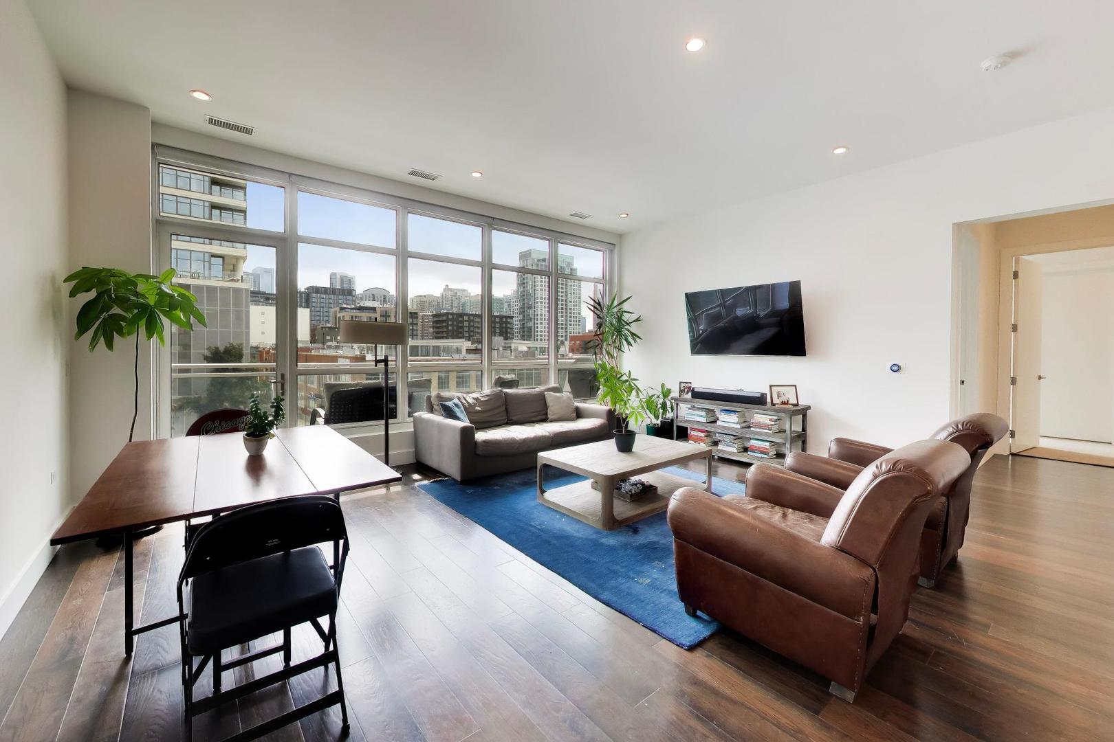 367 W Locust Street 305