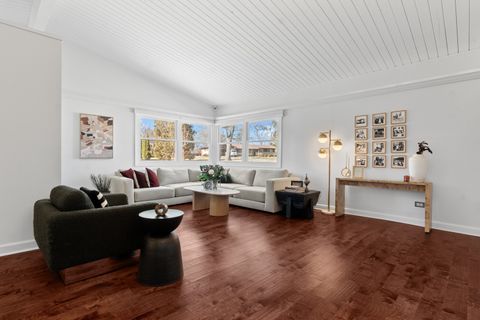 Tiny photo for 8 Rob Road, Mount Prospect, IL 60056 (MLS # 12624144)