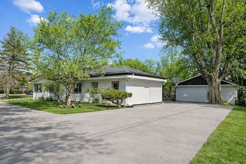 Tiny photo for 8 Rob Road, Mount Prospect, IL 60056 (MLS # 12624144)