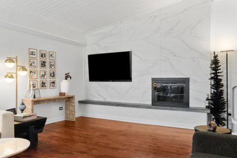 Tiny photo for 8 Rob Road, Mount Prospect, IL 60056 (MLS # 12624144)