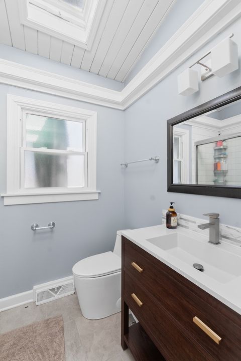 Tiny photo for 8 Rob Road, Mount Prospect, IL 60056 (MLS # 12624144)