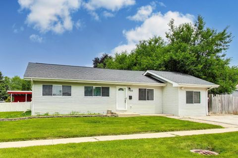 Photo of 119 W Elmwood Avenue, West Chicago, IL 60185 (MLS # 12683041)