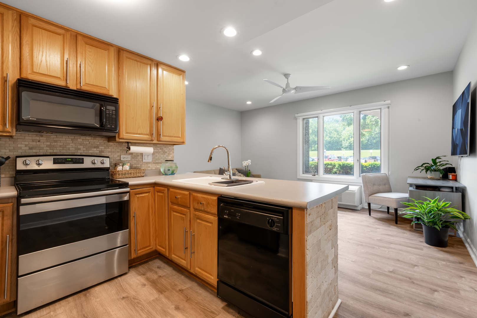 1 Renaissance Place 8GF