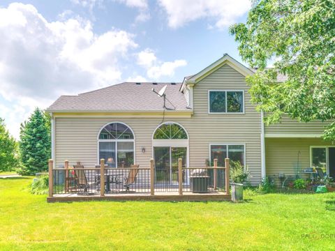 Tiny photo for 6797 ROANOAKE Court, Gurnee, IL 60031 (MLS # 12432266)