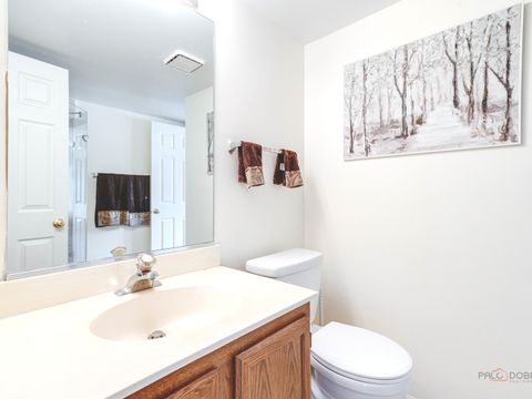 Tiny photo for 6797 ROANOAKE Court, Gurnee, IL 60031 (MLS # 12432266)