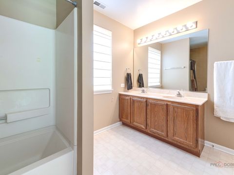 Tiny photo for 6797 ROANOAKE Court, Gurnee, IL 60031 (MLS # 12432266)