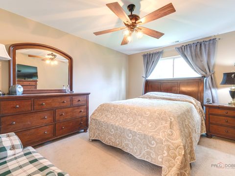 Tiny photo for 6797 ROANOAKE Court, Gurnee, IL 60031 (MLS # 12432266)