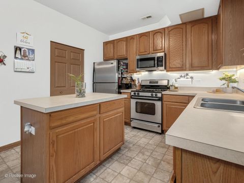 Tiny photo for 1678 WALNUT PARK Lane, Aurora, IL 60504 (MLS # 12482538)