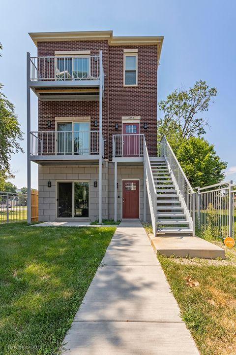 4552 S Evans Avenue 1 Chicago IL 60653