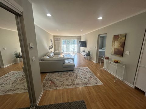 Tiny photo for 836 E Old Willow Road #212, Prospect Heights, IL 60070 (MLS # 12471867)