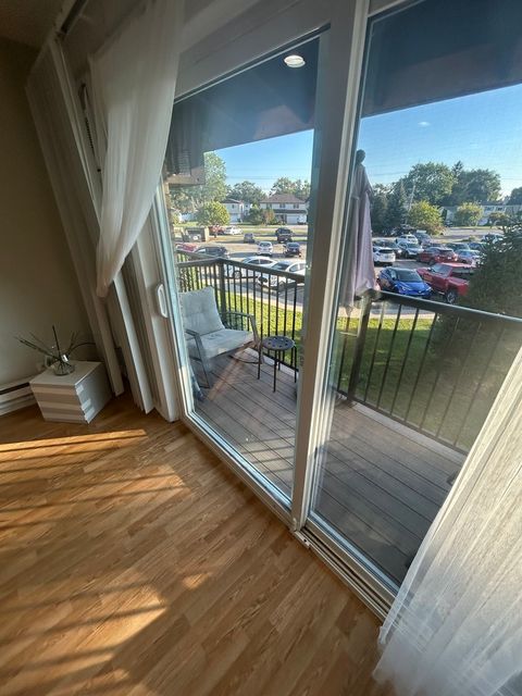 Tiny photo for 836 E Old Willow Road #212, Prospect Heights, IL 60070 (MLS # 12471867)