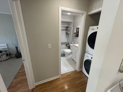 Tiny photo for 836 E Old Willow Road #212, Prospect Heights, IL 60070 (MLS # 12471867)