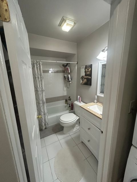 Tiny photo for 836 E Old Willow Road #212, Prospect Heights, IL 60070 (MLS # 12471867)