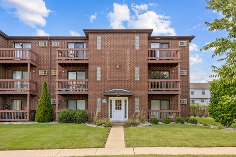 Photo of 1110 Cedar Street #3B, Glendale Heights, IL 60139 (MLS # 12751187)