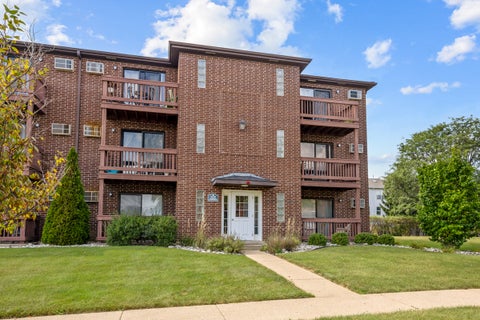 Tiny photo for 1110 Cedar Street #3B, Glendale Heights, IL 60139 (MLS # 12751187)