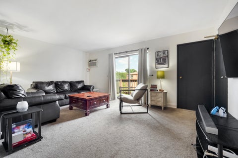 Tiny photo for 1110 Cedar Street #3B, Glendale Heights, IL 60139 (MLS # 12751187)
