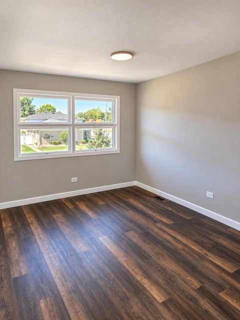 Tiny photo for 15415 Woodlawn East Avenue, South Holland, IL 60473 (MLS # 12778092)