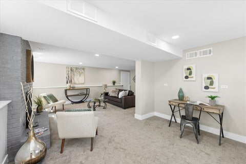 Tiny photo for 525 N Clarendon Avenue, Lombard, IL 60148 (MLS # 12748127)
