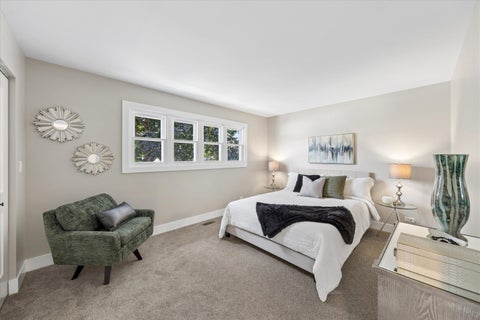 Tiny photo for 525 N Clarendon Avenue, Lombard, IL 60148 (MLS # 12748127)