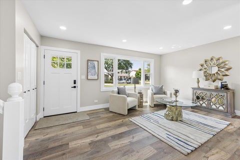 Tiny photo for 525 N Clarendon Avenue, Lombard, IL 60148 (MLS # 12748127)