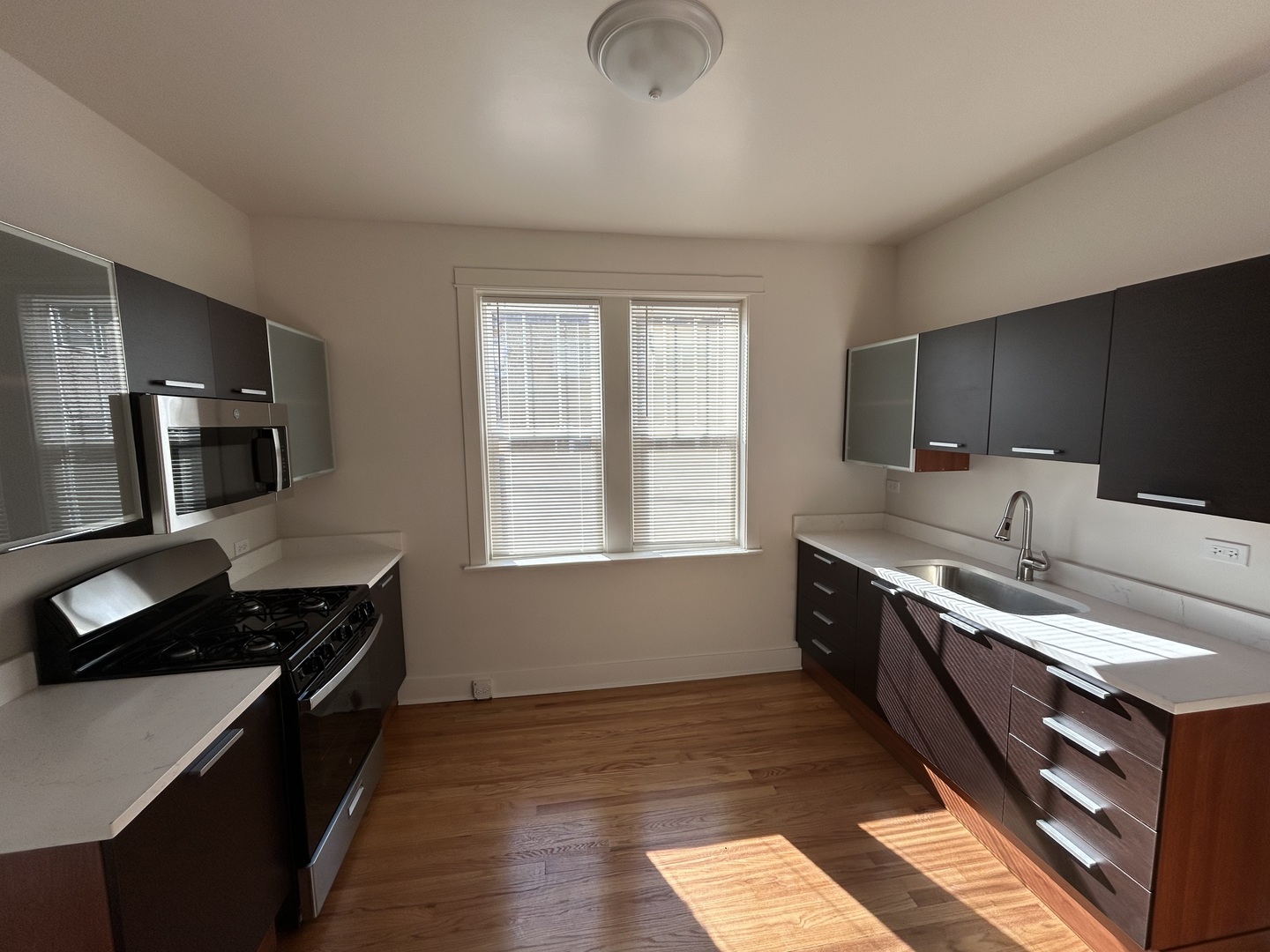 6321 N Hermitage Avenue