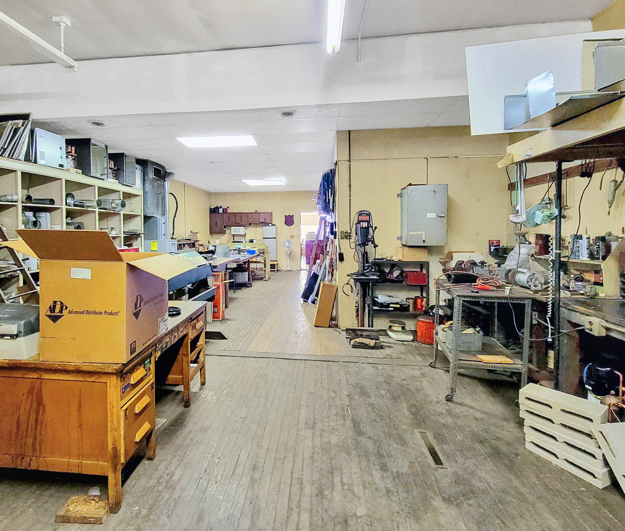 10050 S Ewing Avenue