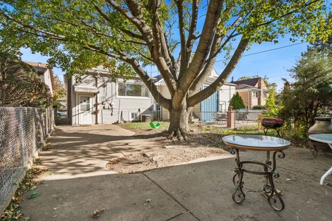 Tiny photo for 1536 Kenilworth Avenue, Berwyn, IL 60402 (MLS # 12542598)