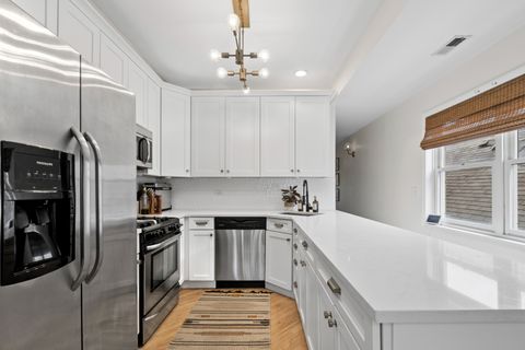 Tiny photo for 3141 N Racine Avenue #3, Chicago, IL 60657 (MLS # 12620835)