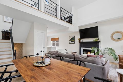 Tiny photo for 3141 N Racine Avenue #3, Chicago, IL 60657 (MLS # 12620835)