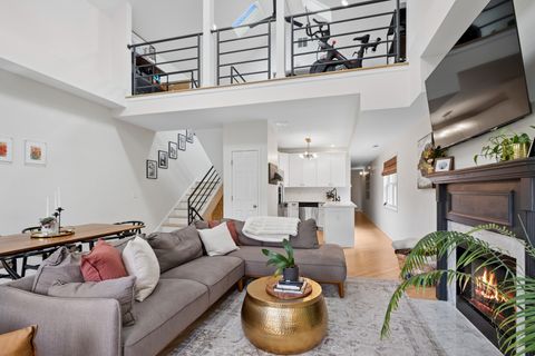 Tiny photo for 3141 N Racine Avenue #3, Chicago, IL 60657 (MLS # 12620835)