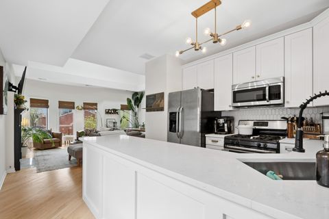 Tiny photo for 3141 N Racine Avenue #3, Chicago, IL 60657 (MLS # 12620835)