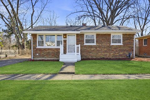 Photo of 330 HICKORY Street, Chicago Heights, IL 60411 (MLS # 12598499)