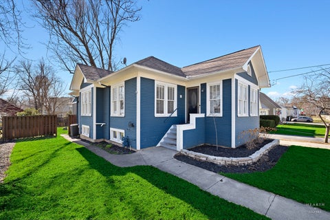 Tiny photo for 381 Douglas Avenue, Crystal Lake, IL 60014 (MLS # 12670114)