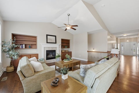 Tiny photo for 63 Cobblestone Lane, Leclaire, IA 52753 (MLS # 12740299)