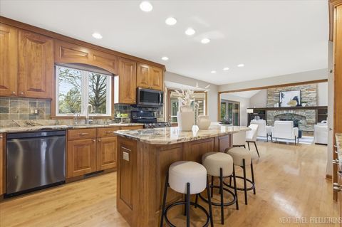 Tiny photo for 1872 Jahns Drive, Wheaton, IL 60189 (MLS # 12613239)