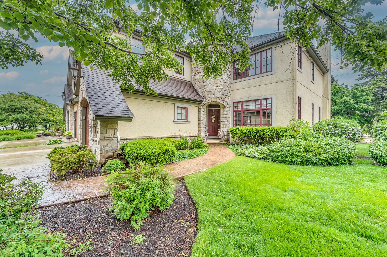 2105 Lillian Lane